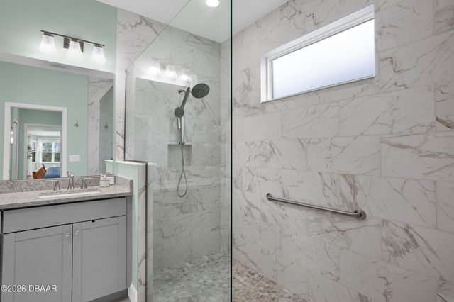 817 Bama Breeze Drive, Daytona Beach, FL 32124