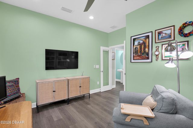 817 Bama Breeze Drive, Daytona Beach, FL 32124