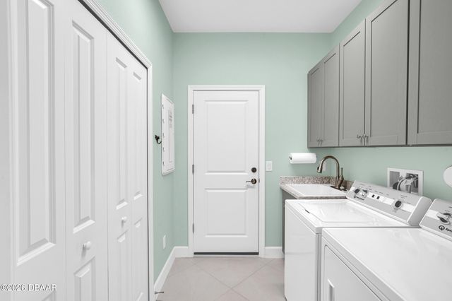 817 Bama Breeze Drive, Daytona Beach, FL 32124