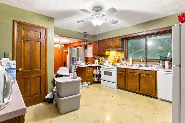 3121 Windsor LANE, Janesville, WI 53546