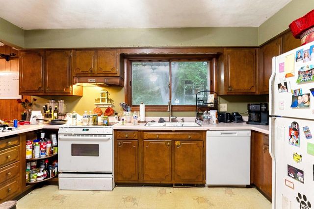 3121 Windsor LANE, Janesville, WI 53546