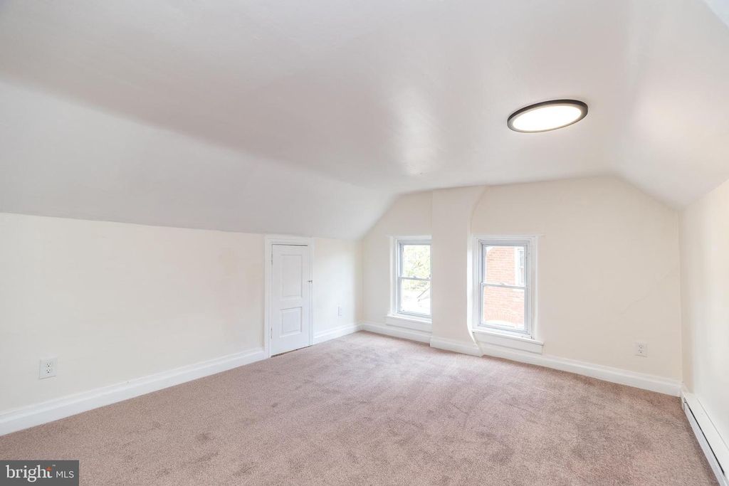 616 W WALNUT ST, Perkasie, PA 18944