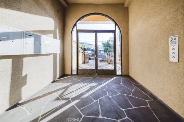 1515 Grismer Avenue 302, Burbank, CA 91504