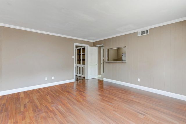 13060 Trail Hollow Drive 3060, Houston, TX 77079