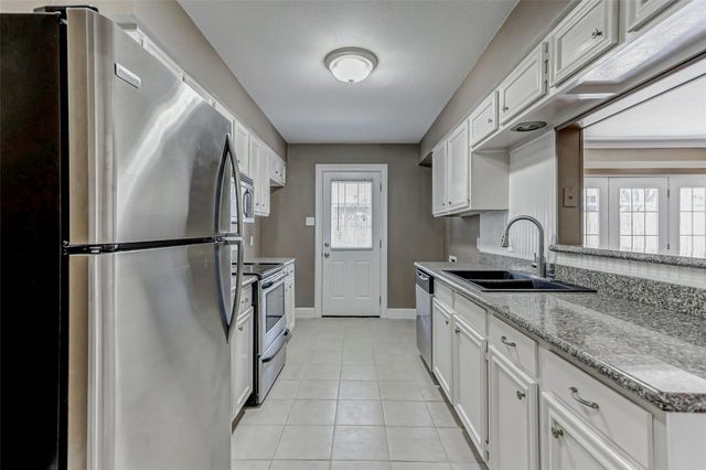 13060 Trail Hollow Drive 3060, Houston, TX 77079