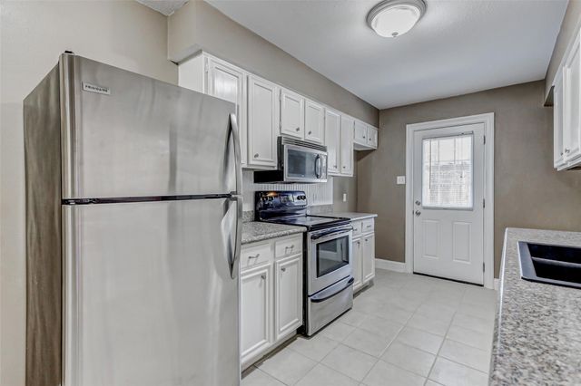 13060 Trail Hollow Drive 3060, Houston, TX 77079