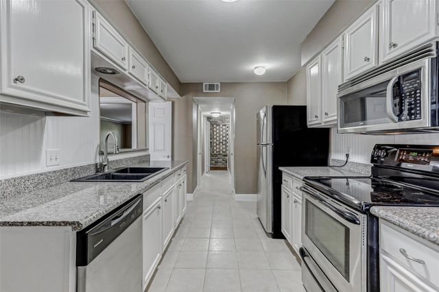 13060 Trail Hollow Drive 3060, Houston, TX 77079
