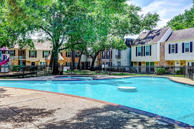 13060 Trail Hollow Drive 3060, Houston, TX 77079