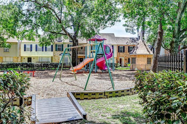 13060 Trail Hollow Drive 3060, Houston, TX 77079