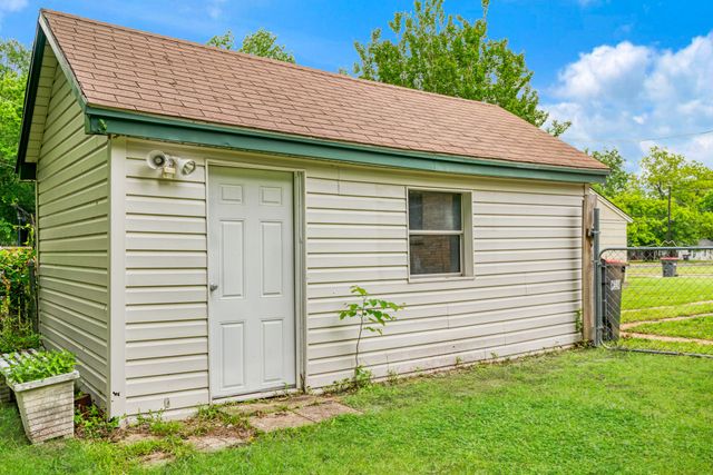 2335 Simpson Street, Paris, TX 75460