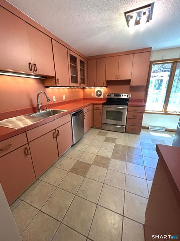 58 Clover Lane, Manchester, CT 06040