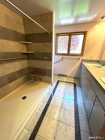 58 Clover Lane, Manchester, CT 06040