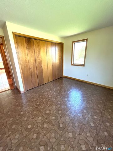 58 Clover Lane, Manchester, CT 06040