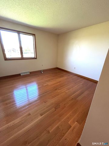 58 Clover Lane, Manchester, CT 06040