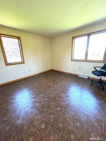 58 Clover Lane, Manchester, CT 06040