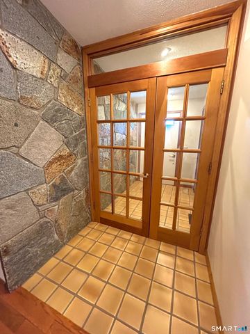 58 Clover Lane, Manchester, CT 06040