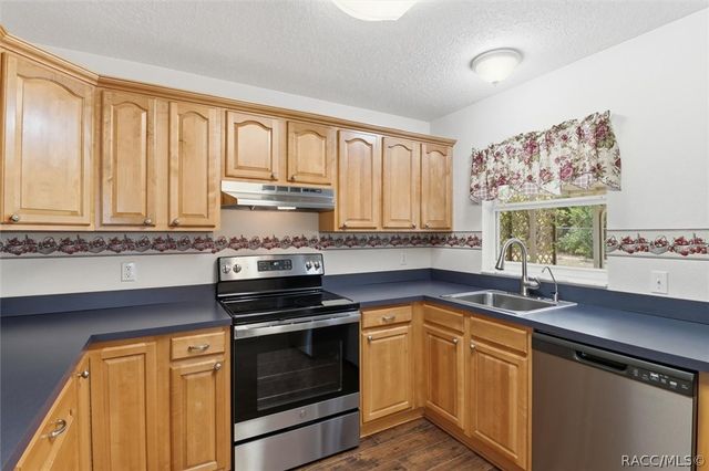 8278 N Pickinz Way, Citrus Springs, FL 34433