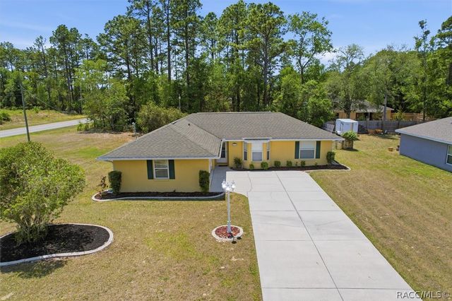 8278 N Pickinz Way, Citrus Springs, FL 34433