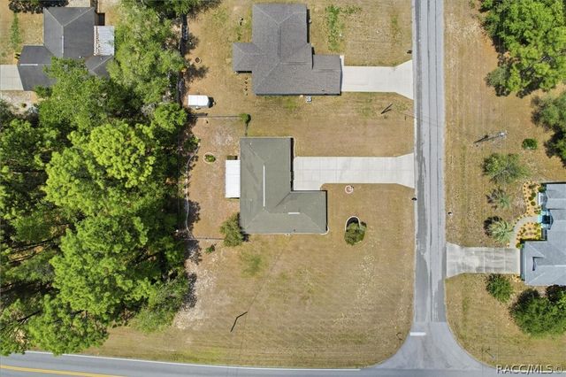 8278 N Pickinz Way, Citrus Springs, FL 34433