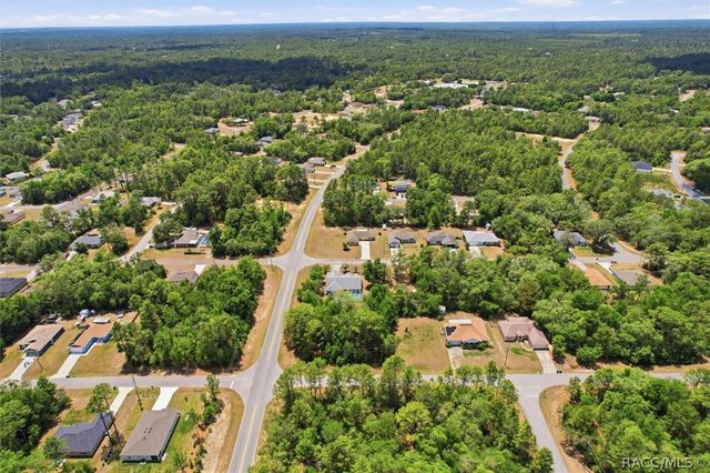 8278 N Pickinz Way, Citrus Springs, FL 34433