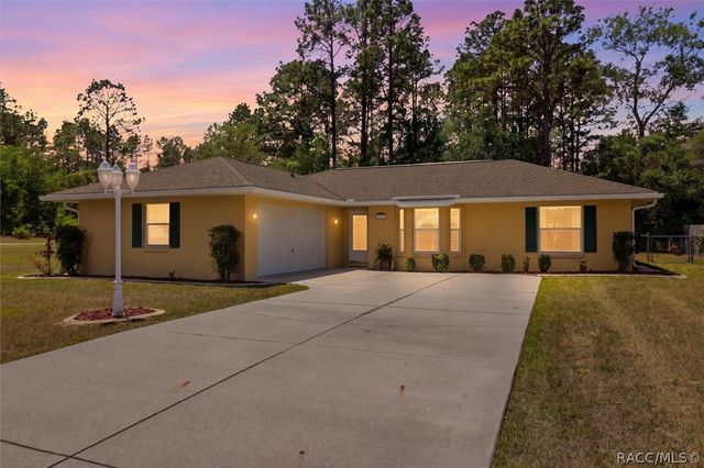 8278 N Pickinz Way, Citrus Springs, FL 34433