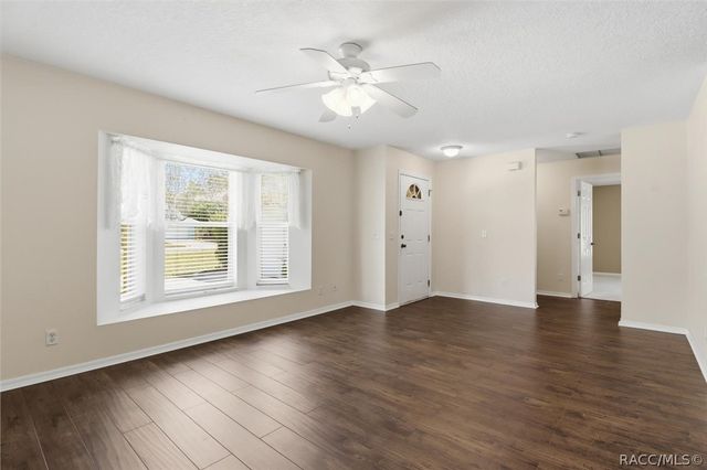8278 N Pickinz Way, Citrus Springs, FL 34433