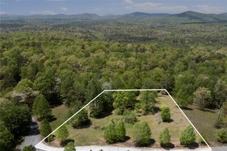 002 Lenore B Lane, Mountain Rest, SC 29664