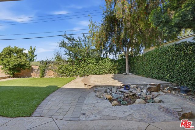 6646 Franrivers Avenue, West Hills (los Angeles), CA 91307