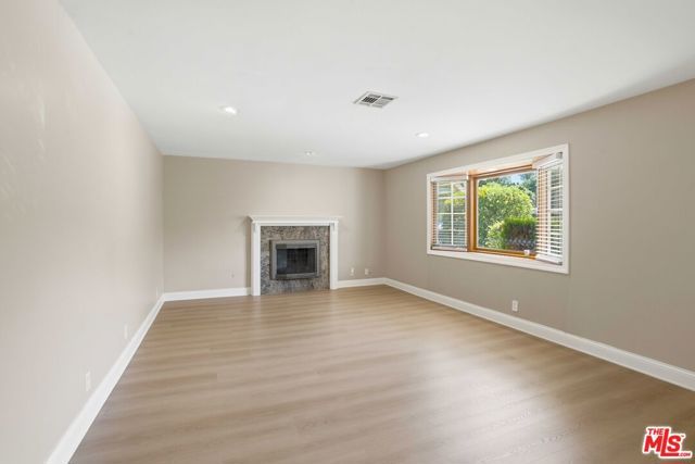6646 Franrivers Avenue, West Hills (los Angeles), CA 91307
