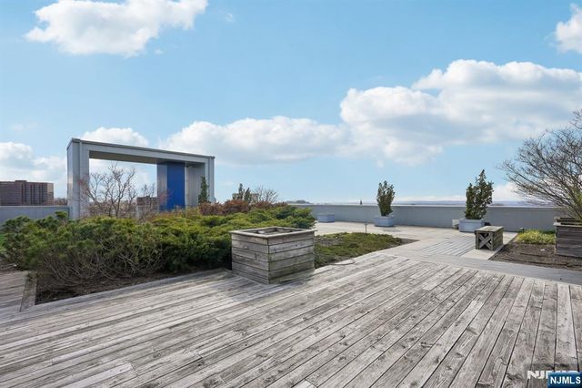 1 Executive Drive 301, Fort Lee, NJ 07024