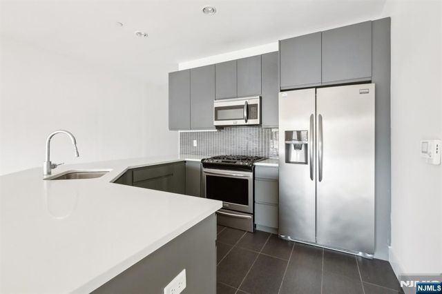 1 Executive Drive 301, Fort Lee, NJ 07024