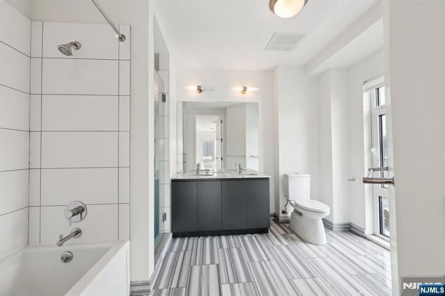 1 Executive Drive 301, Fort Lee, NJ 07024