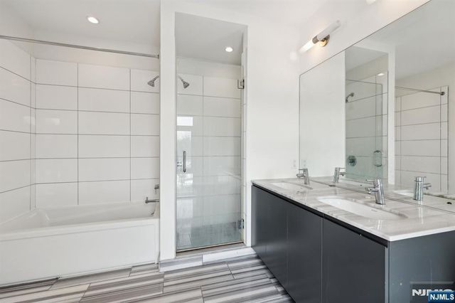 1 Executive Drive 301, Fort Lee, NJ 07024