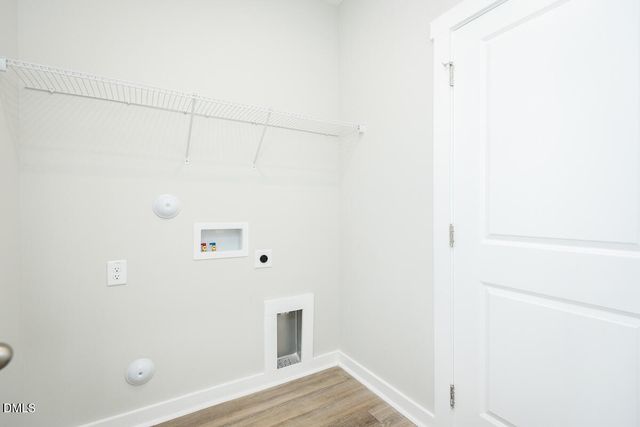 409 E Lee Avenue, Yadkinville, NC 27055