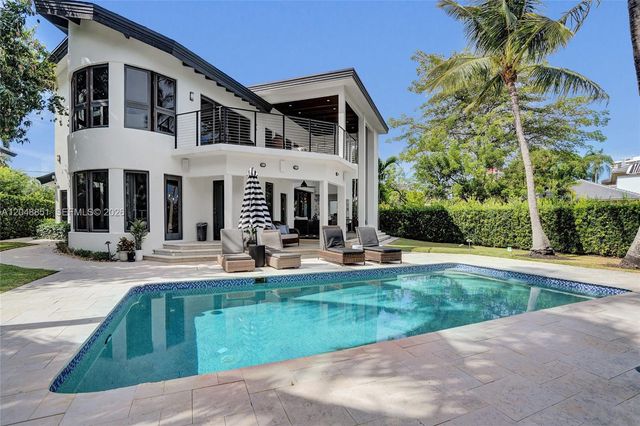113 Holiday Drive, Hallandale Beach, FL 33009
