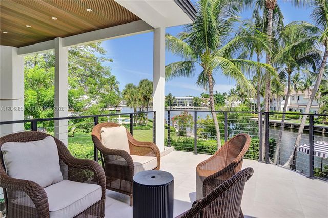 113 Holiday Drive, Hallandale Beach, FL 33009