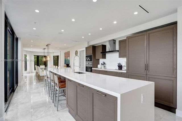 113 Holiday Drive, Hallandale Beach, FL 33009