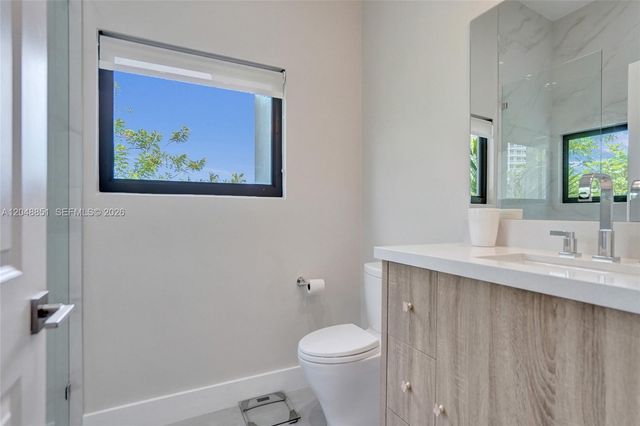 113 Holiday Drive, Hallandale Beach, FL 33009