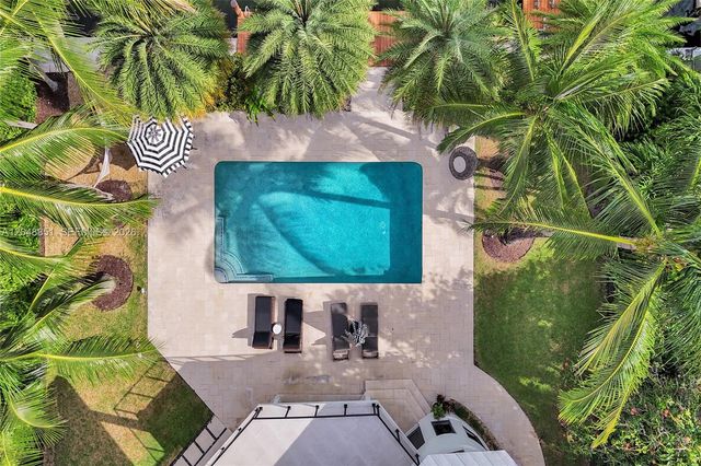 113 Holiday Drive, Hallandale Beach, FL 33009