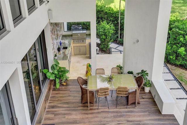113 Holiday Drive, Hallandale Beach, FL 33009
