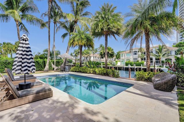 113 Holiday Drive, Hallandale Beach, FL 33009