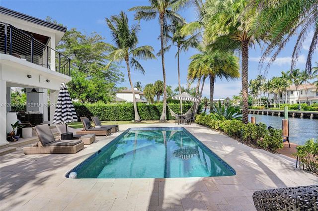 113 Holiday Drive, Hallandale Beach, FL 33009