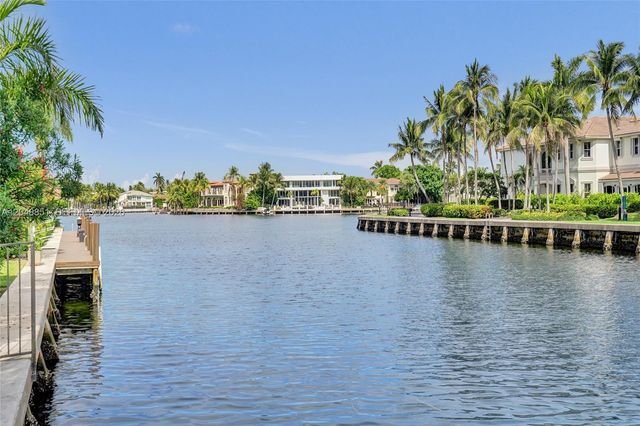 113 Holiday Drive, Hallandale Beach, FL 33009