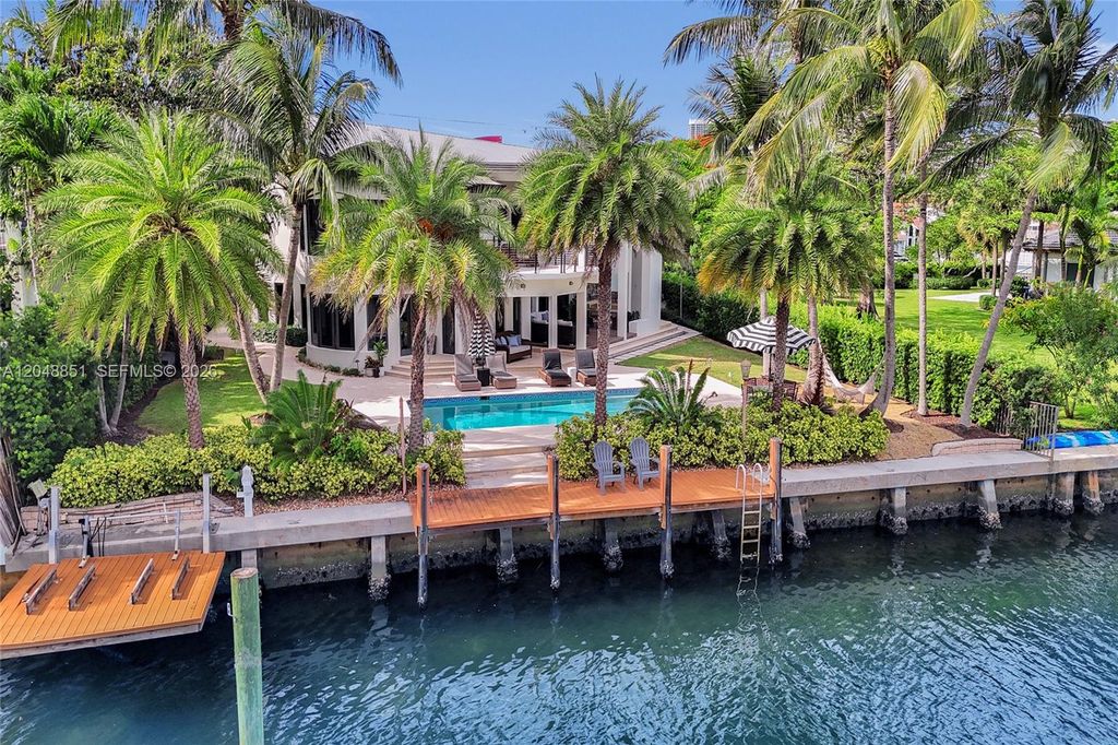 113 Holiday Drive, Hallandale Beach, FL 33009