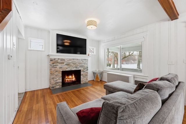 170 Plumtree Rd, Springfield, MA 01118