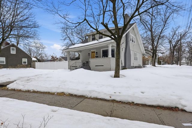 170 Plumtree Rd, Springfield, MA 01118