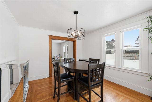 170 Plumtree Rd, Springfield, MA 01118