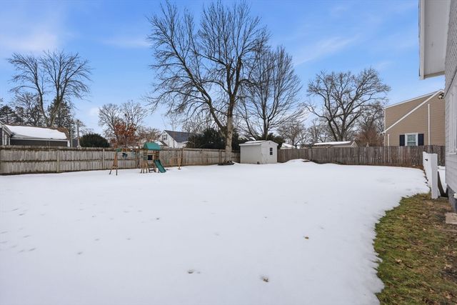 170 Plumtree Rd, Springfield, MA 01118