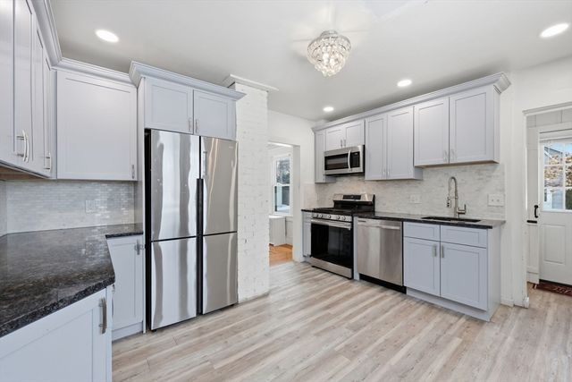 170 Plumtree Rd, Springfield, MA 01118