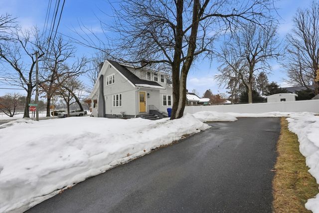 170 Plumtree Rd, Springfield, MA 01118